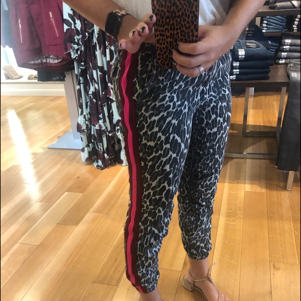 Mother joggers